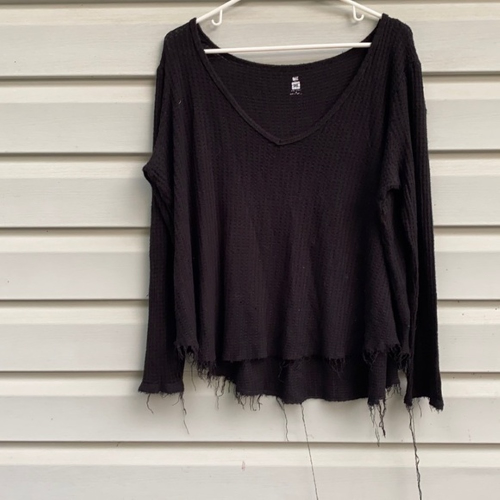 Me We Black Long Sleeve Distressed Crop Top